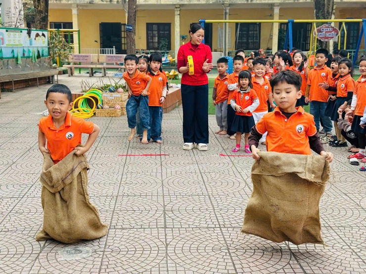 Trường Mầm non Sơn Đông hướng tới ngày bầu cử

- Ảnh 6.