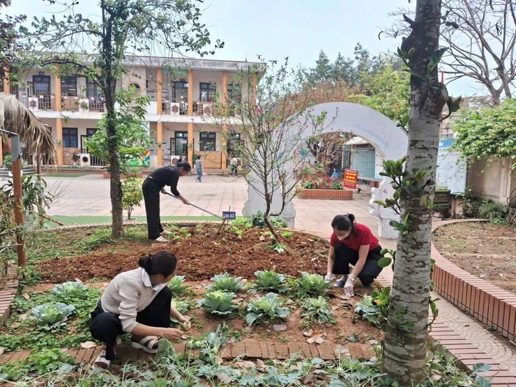 Trường Mầm non Sơn Đông hướng tới ngày bầu cử

- Ảnh 1.