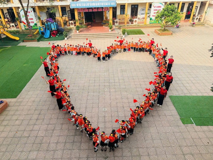 Trường Mầm non Sơn Đông hướng tới ngày bầu cử

- Ảnh 8.