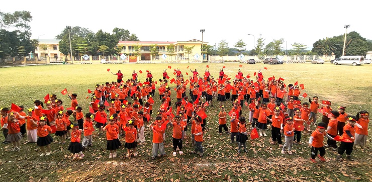 Trường Mầm non Sơn Đông hướng tới ngày bầu cử

- Ảnh 10.
