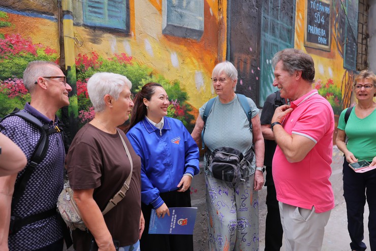 Phường Ba Đình rực rỡ cờ hoa, sẵn sàng cho Ngày hội lớn của toàn dân- Ảnh 25.