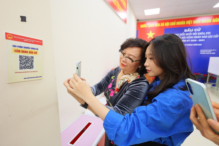 Phường Ba Đình rực rỡ cờ hoa, sẵn sàng cho Ngày hội lớn của toàn dân- Ảnh 21.