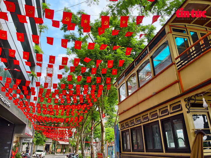 Phường Ba Đình rực rỡ cờ hoa, sẵn sàng cho Ngày hội lớn của toàn dân- Ảnh 36.