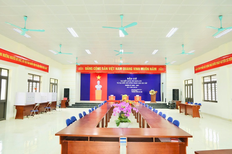 Phú Nghĩa trang trí cờ hoa rực rỡ chào mừng Ngày bầu cử 15/3/2026- Ảnh 9.