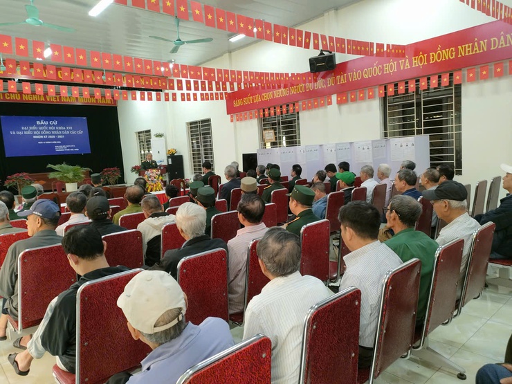 Các Chi hội, Phân hội CCB trên địa bàn xã Thiên Lộc tổ chức tuyên truyền và mạn đàm tiểu sử người tham gia ứng cử đại biểu Quốc hội và đại biểu HĐND các cấp nhiệm kỳ 2026 – 2031- Ảnh 1.