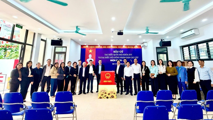 Kiểm tra công tác tuyên truyền, cổ động trực quan phục vụ bầu cử tại phường Định Công- Ảnh 6.