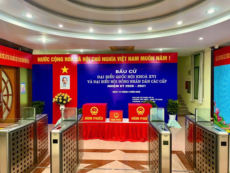 PHƯỜNG VĂN MIẾU – QUỐC TỬ GIÁM HOÀN THÀNH CÔNG TÁC TRANG TRÍ TẠI CÁC ĐIỂM BẦU CỬ TRÊN ĐỊA BÀN, BẢO ĐẢM ĐÚNG TIẾN ĐỘ- Ảnh 4.