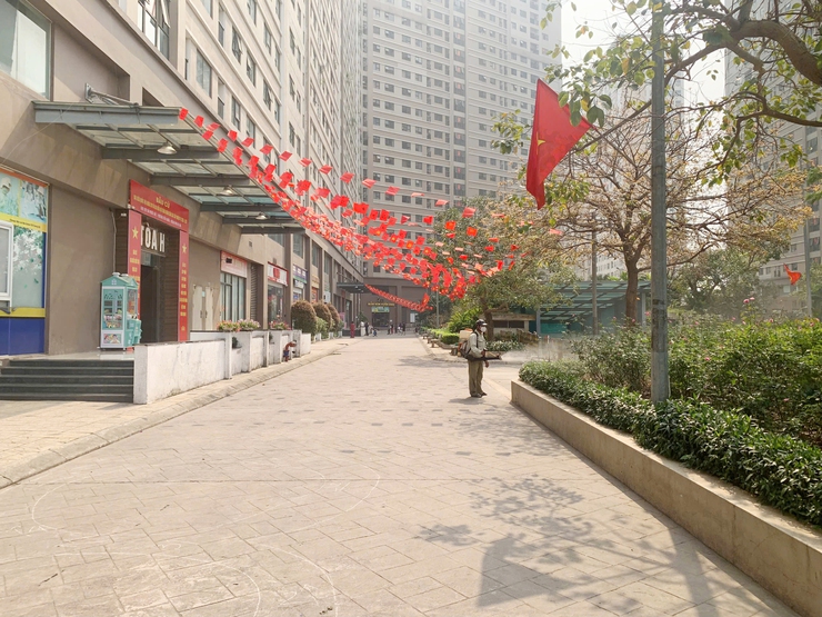 Trạm Y tế phường Yên Nghĩa triển khai phun khử khuẩn, đảm bảo môi trường an toàn phục vụ bầu cử- Ảnh 5.