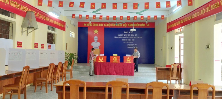 Phú Nghĩa trang trí cờ hoa rực rỡ chào mừng Ngày bầu cử 15/3/2026- Ảnh 12.