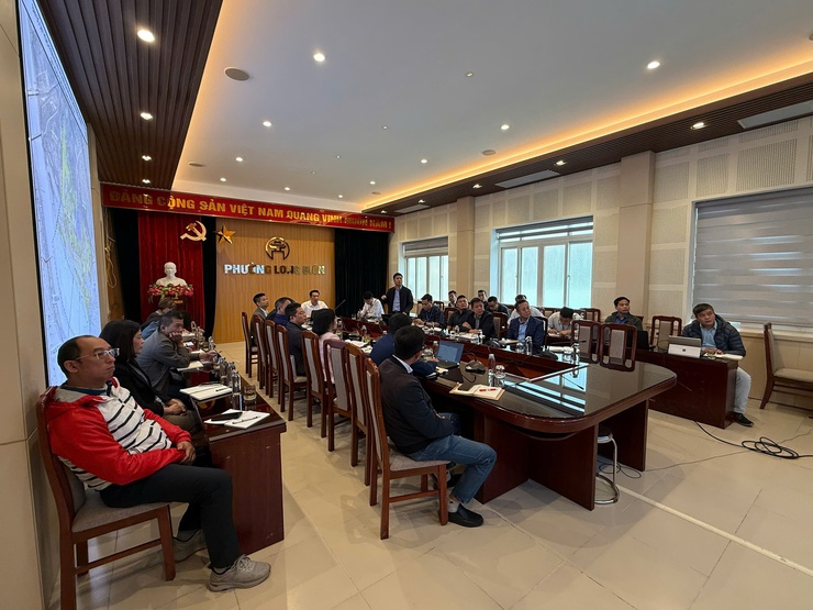 UBND phường Long Biên họp thống nhất giải pháp phòng ngừa, đảm bảo thoát nước, xử lý các điểm nghẽn về úng ngập trên địa bàn phường- Ảnh 1.