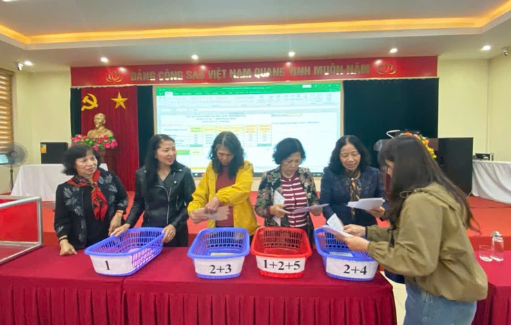 Ba Đình: Tập huấn công tác kiểm phiếu bầu cử, đảm bảo chính xác - minh bạch trong Ngày hội toàn dân- Ảnh 4.