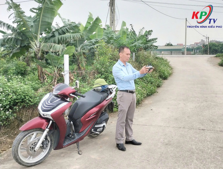 Phòng Kinh tế xã Kiều Phú tăng cường kiểm tra công tác sửng dụng đất nông nghiệp trên địa bàn.- Ảnh 1.