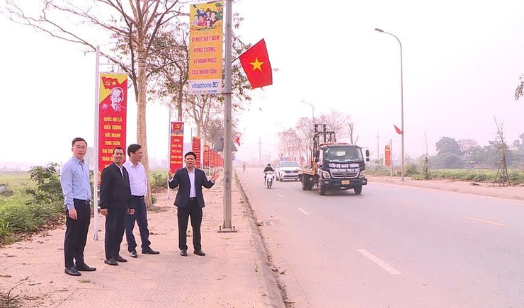 Đồng chí Chủ tịch UBND xã Kiều Trọng Sỹ kiểm tra công tác chuẩn bị bầu cử trên địa bàn- Ảnh 2.