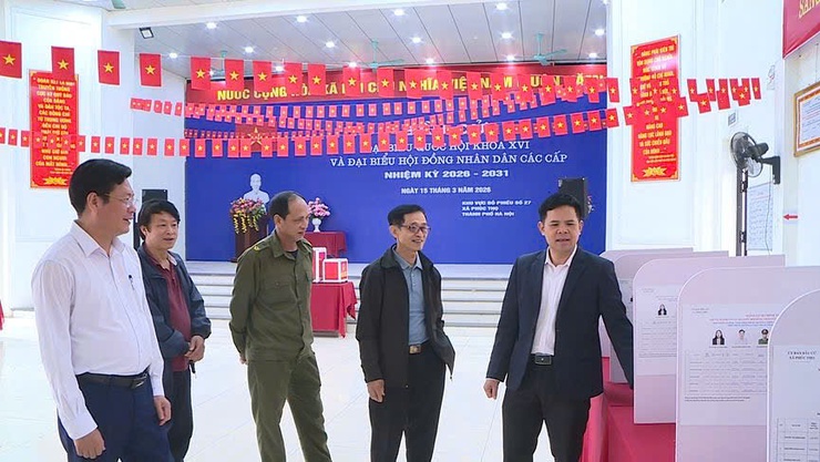 Đồng chí Chủ tịch UBND xã Kiều Trọng Sỹ kiểm tra công tác chuẩn bị bầu cử trên địa bàn- Ảnh 4.