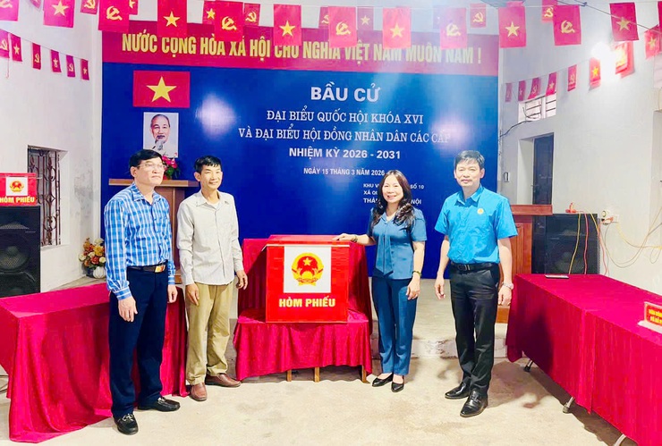 Mặt trận Tổ quốc và các tổ chức chính trị - xã hội xã Quốc Oai thăm, động viên các tổ bầu cử trước Ngày hội toàn dân- Ảnh 3.