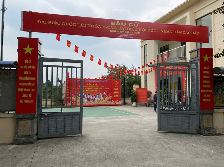 Phường Phú Diễn sẵn sàng cho Ngày bầu cử đại biểu Quốc hội khóa XVI và đại biểu HĐND các cấp, nhiệm kỳ 2026 - 2031
- Ảnh 12.