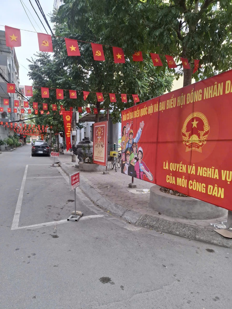 Phường Phú Diễn sẵn sàng cho Ngày bầu cử đại biểu Quốc hội khóa XVI và đại biểu HĐND các cấp, nhiệm kỳ 2026 - 2031
- Ảnh 30.