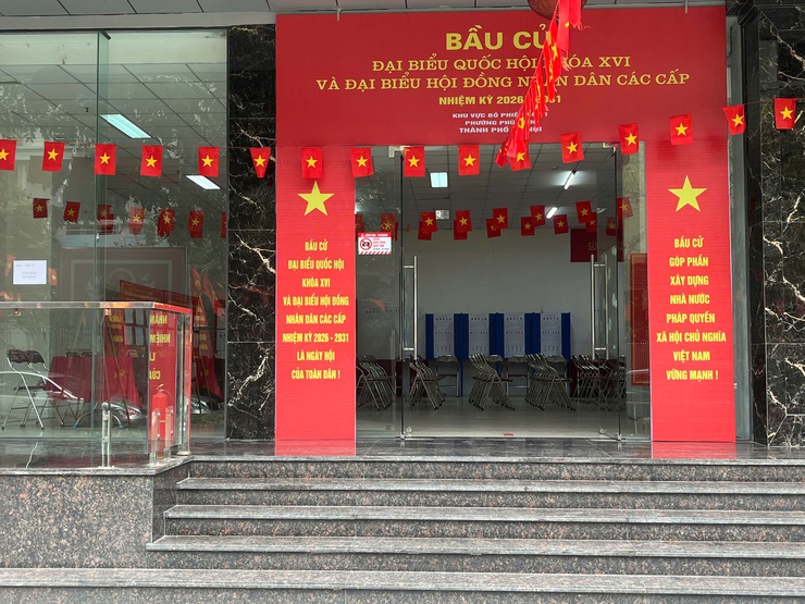 Phường Phú Diễn sẵn sàng cho Ngày bầu cử đại biểu Quốc hội khóa XVI và đại biểu HĐND các cấp, nhiệm kỳ 2026 - 2031
- Ảnh 42.