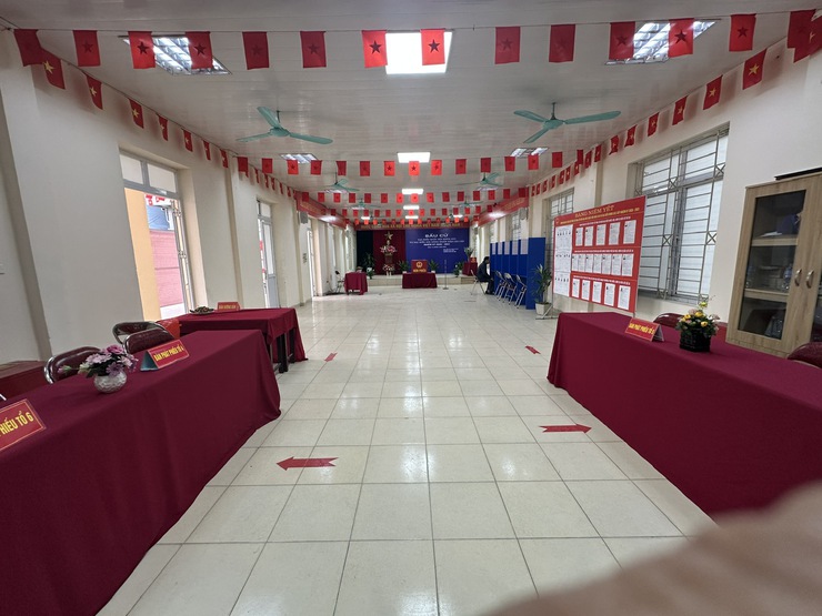 Phường Phú Diễn sẵn sàng cho Ngày bầu cử đại biểu Quốc hội khóa XVI và đại biểu HĐND các cấp, nhiệm kỳ 2026 - 2031
- Ảnh 20.