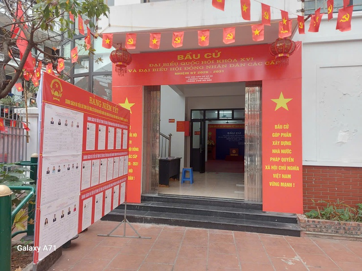 Phường Phú Diễn sẵn sàng cho Ngày bầu cử đại biểu Quốc hội khóa XVI và đại biểu HĐND các cấp, nhiệm kỳ 2026 - 2031
- Ảnh 2.