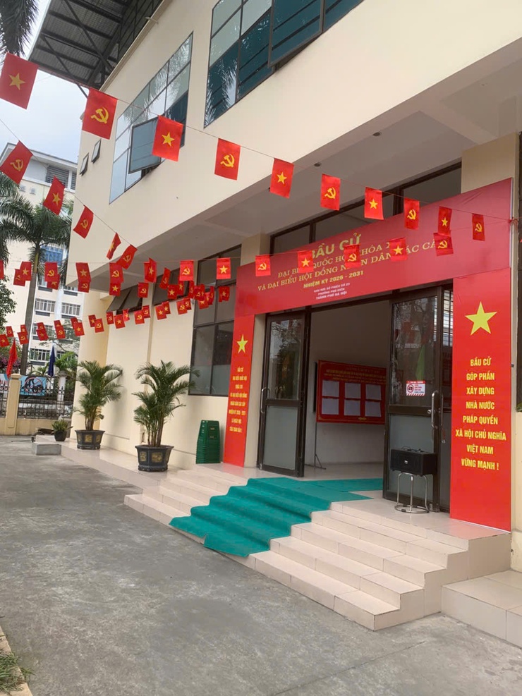 Phường Phú Diễn sẵn sàng cho Ngày bầu cử đại biểu Quốc hội khóa XVI và đại biểu HĐND các cấp, nhiệm kỳ 2026 - 2031
- Ảnh 36.