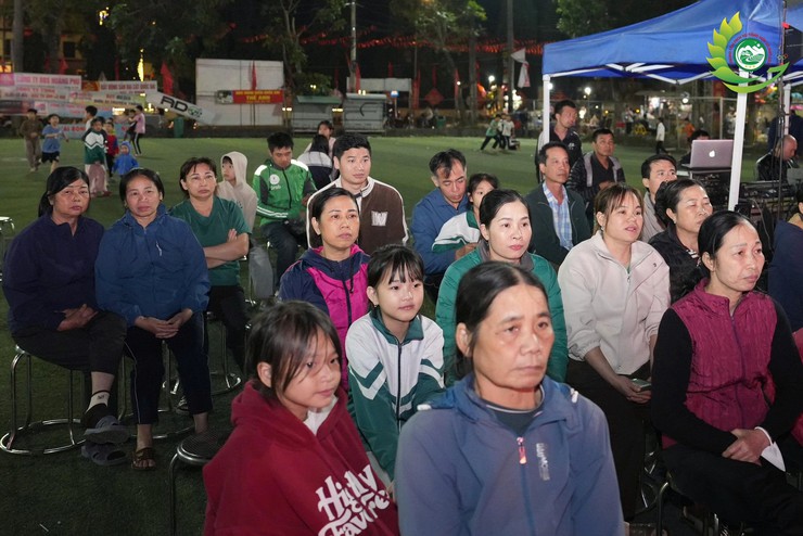 Sôi nổi đêm văn nghệ "Diên Hồng khai hội" chào mừng Ngày hội toàn dân đi bầu cử tại xã Phú Cát- Ảnh 13.