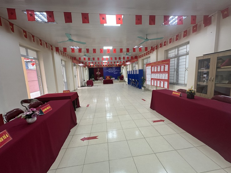 Phường Phú Diễn sẵn sàng cho Ngày bầu cử đại biểu Quốc hội khóa XVI và đại biểu HĐND các cấp, nhiệm kỳ 2026 - 2031
- Ảnh 23.