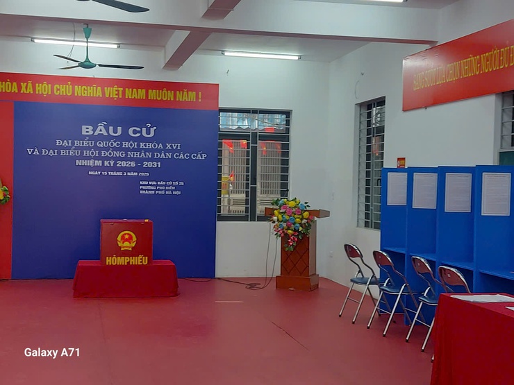 Phường Phú Diễn sẵn sàng cho Ngày bầu cử đại biểu Quốc hội khóa XVI và đại biểu HĐND các cấp, nhiệm kỳ 2026 - 2031
- Ảnh 5.