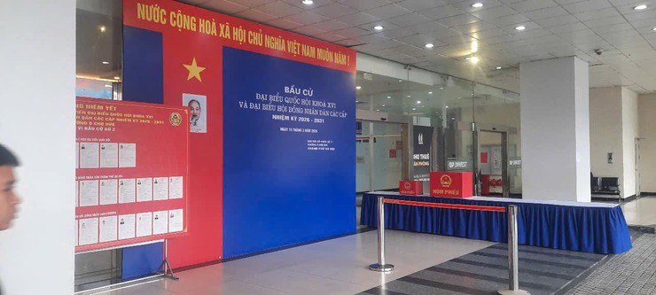 Đoàn công tác của Công an Thành phố Hà Nội kiểm tra, làm việc với các đơn vị về công tác bảo đảm an ninh, trật tự phục vụ bầu cử- Ảnh 5.