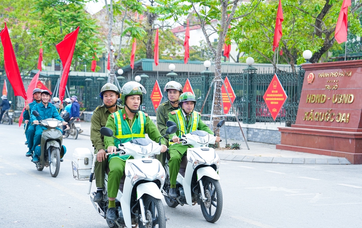 XÃ QUỐC OAI PHÁT ĐỘNG RA QUÂN VỆ SINH MÔI TRƯỜNG, TUYÊN TRUYỀN LƯU ĐỘNG CHÀO MỪNG NGÀY BẦU CỬ ĐẠI BIỂU QUỐC HỘI KHÓA XVI VÀ HĐND CÁC CẤP NHIỆM KỲ 2026–2031- Ảnh 21.