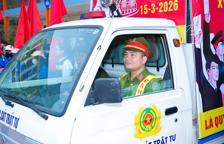 XÃ QUỐC OAI PHÁT ĐỘNG RA QUÂN VỆ SINH MÔI TRƯỜNG, TUYÊN TRUYỀN LƯU ĐỘNG CHÀO MỪNG NGÀY BẦU CỬ ĐẠI BIỂU QUỐC HỘI KHÓA XVI VÀ HĐND CÁC CẤP NHIỆM KỲ 2026–2031- Ảnh 22.