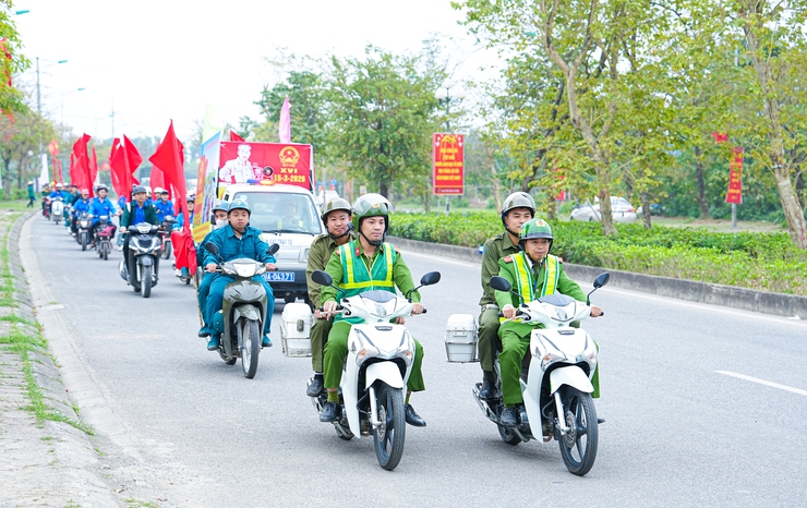 XÃ QUỐC OAI PHÁT ĐỘNG RA QUÂN VỆ SINH MÔI TRƯỜNG, TUYÊN TRUYỀN LƯU ĐỘNG CHÀO MỪNG NGÀY BẦU CỬ ĐẠI BIỂU QUỐC HỘI KHÓA XVI VÀ HĐND CÁC CẤP NHIỆM KỲ 2026–2031- Ảnh 28.