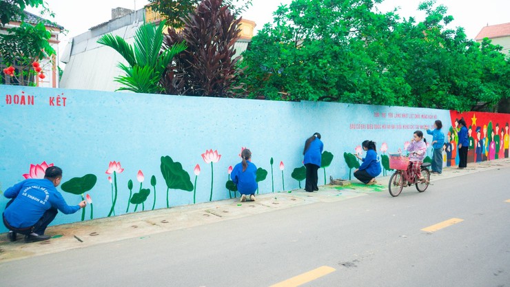 ĐOÀN THANH NIÊN XÃ YÊN LÃNG VẼ TRANH “TRANH TƯỜNG BÍCH HỌA” CHÀO MỪNG NGÀY BẦU CỬ ĐẠI BIỂU QUỐC HỘI VÀ ĐẠI BIỂU HĐND CÁC CẤP NHIỆM KỲ 2026-2031- Ảnh 3.