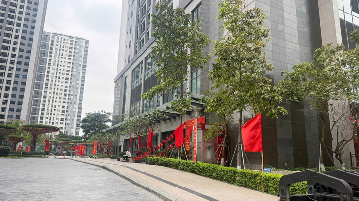 Phường Phú Diễn sẵn sàng cho Ngày bầu cử đại biểu Quốc hội khóa XVI và đại biểu HĐND các cấp, nhiệm kỳ 2026 - 2031
- Ảnh 8.