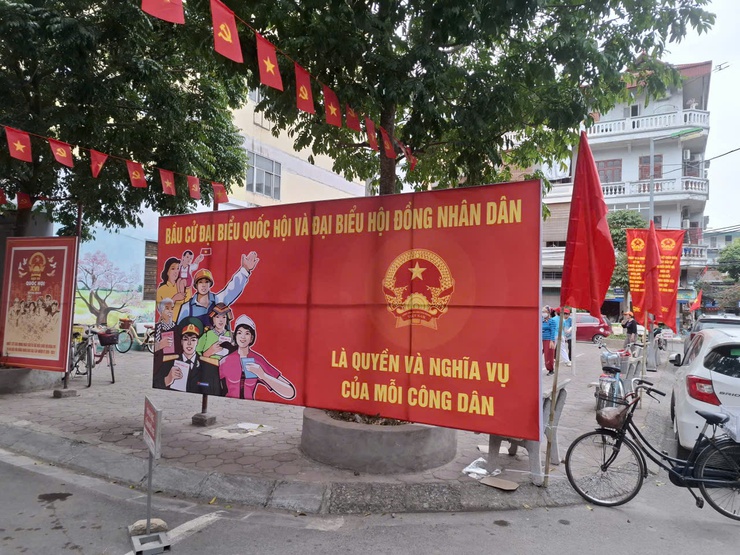 Phường Phú Diễn sẵn sàng cho Ngày bầu cử đại biểu Quốc hội khóa XVI và đại biểu HĐND các cấp, nhiệm kỳ 2026 - 2031
- Ảnh 32.