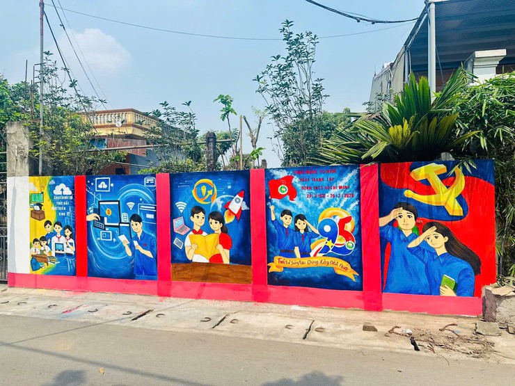 ĐOÀN THANH NIÊN XÃ YÊN LÃNG VẼ TRANH “TRANH TƯỜNG BÍCH HỌA” CHÀO MỪNG NGÀY BẦU CỬ ĐẠI BIỂU QUỐC HỘI VÀ ĐẠI BIỂU HĐND CÁC CẤP NHIỆM KỲ 2026-2031- Ảnh 4.