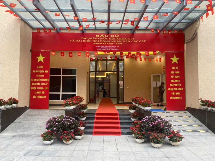 Tây Hồ rực rỡ cờ hoa chào đón ngày hội toàn dân- Ảnh 12.