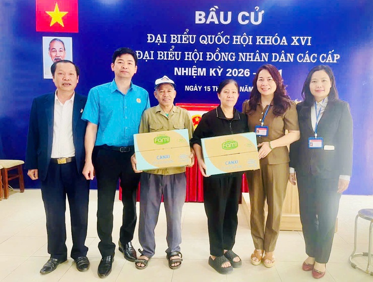 Mặt trận Tổ quốc và các tổ chức chính trị - xã hội xã Quốc Oai thăm, động viên các tổ bầu cử trước Ngày hội toàn dân- Ảnh 16.