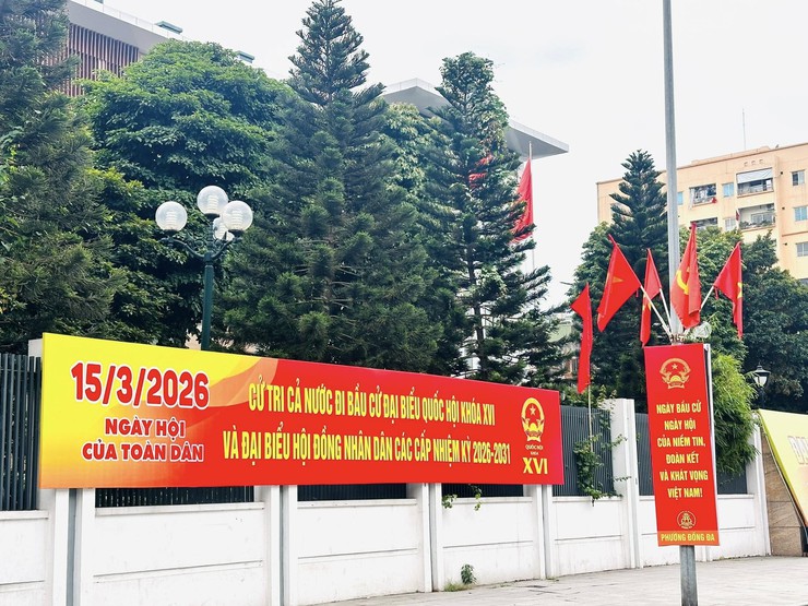 Cờ hoa rực rỡ, Đống Đa chờ đón ngày hội bầu cử- Ảnh 14.