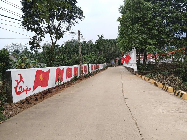 RỰC RỠ ĐƯỜNG TRANH BÍCH HỌA CHÀO MỪNG NGÀY HỘI BẦU CỬ- Ảnh 3.