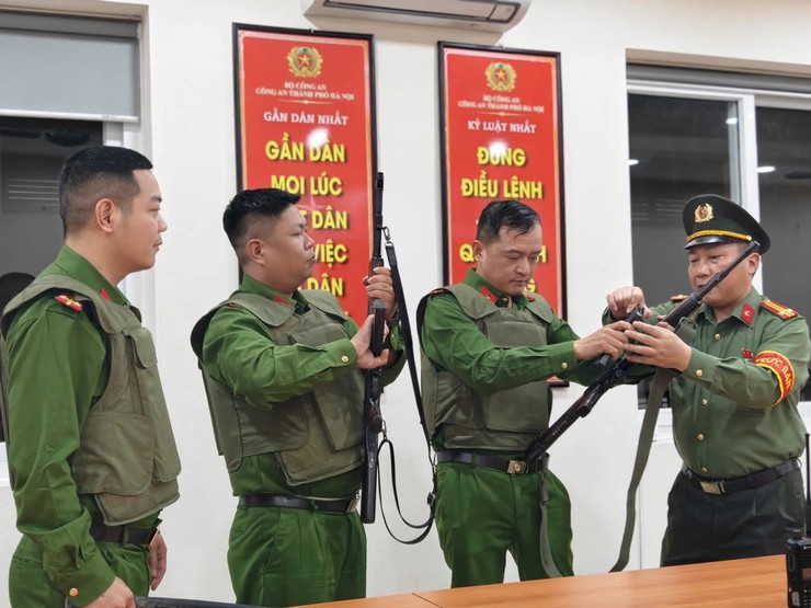 CÔNG AN PHƯỜNG LÁNG: TUẦN TRA VŨ TRANG XUYÊN ĐÊM BẢO VỆ NGÀY HỘI NON SÔNG- Ảnh 6.