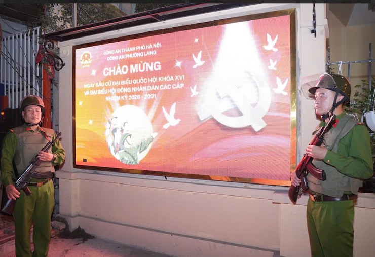 CÔNG AN PHƯỜNG LÁNG: TUẦN TRA VŨ TRANG XUYÊN ĐÊM BẢO VỆ NGÀY HỘI NON SÔNG- Ảnh 4.