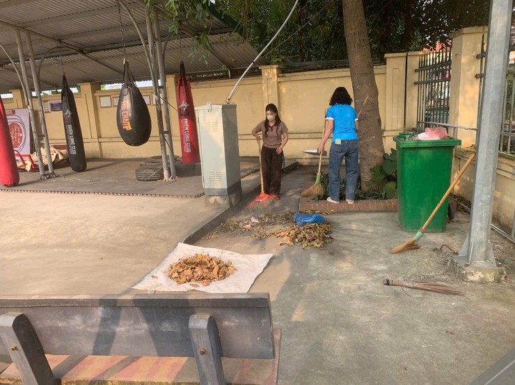 Phụ nữ xã Hưng Đạo chung tay chuẩn bị cho Ngày hội bầu cử- Ảnh 4.