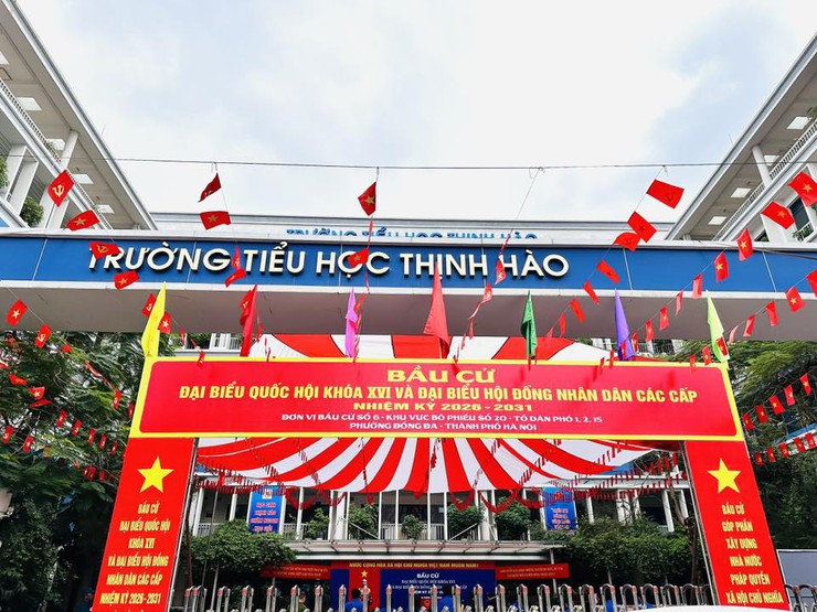 Cờ hoa rực rỡ, Đống Đa chờ đón ngày hội bầu cử- Ảnh 10.