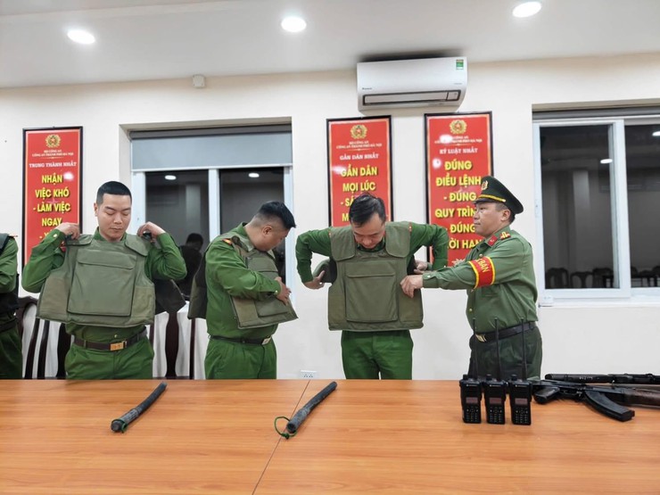 CÔNG AN PHƯỜNG LÁNG: TUẦN TRA VŨ TRANG XUYÊN ĐÊM BẢO VỆ NGÀY HỘI NON SÔNG- Ảnh 5.