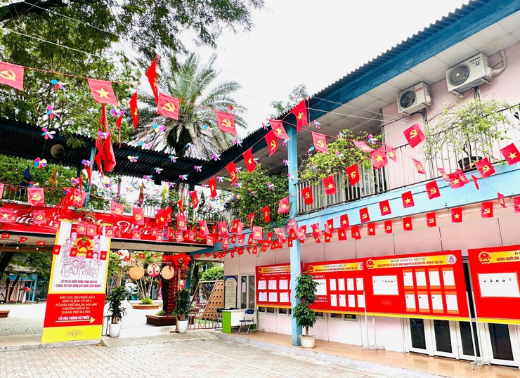 Cờ hoa rực rỡ, Đống Đa chờ đón ngày hội bầu cử- Ảnh 5.