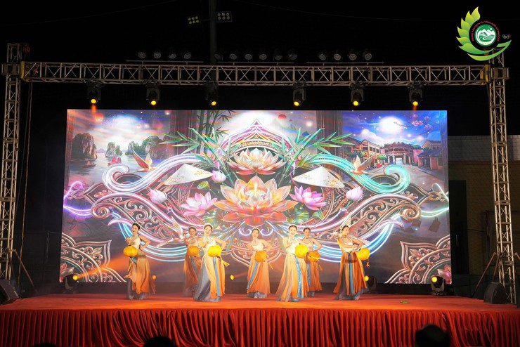 Sôi nổi đêm văn nghệ "Diên Hồng khai hội" chào mừng Ngày hội toàn dân đi bầu cử tại xã Phú Cát- Ảnh 7.