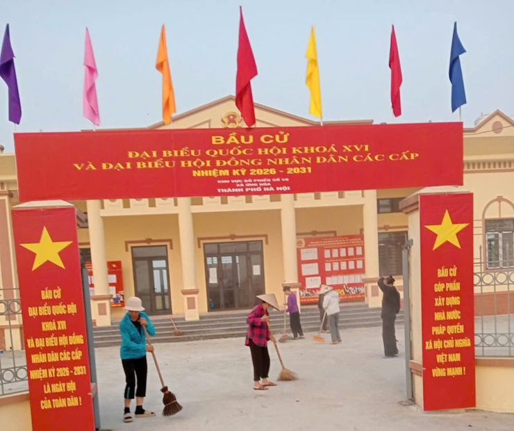 XÃ ỨNG HÒA RA QUÂN TỔNG VỆ SINH MÔI TRƯỜNG CHÀO MỪNG NGÀY HỘI LỚN CỦA TOÀN DÂN- Ảnh 1.