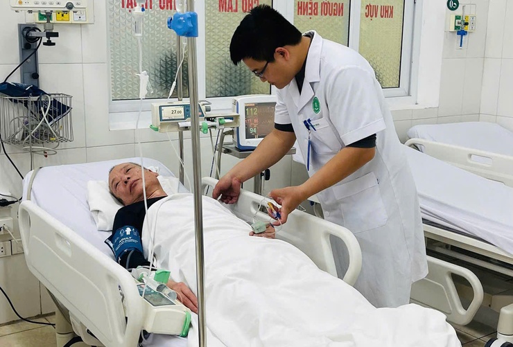 Bệnh viện đa khoa Gia Lâm: Cứu sống người bệnh đột quỵ não nhờ kỹ thuật tiêu sợi huyết đường tĩnh mạch- Ảnh 1.