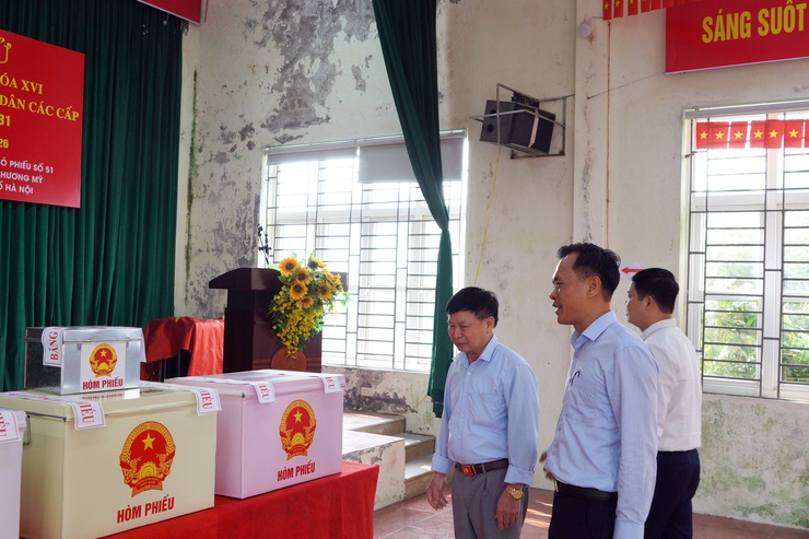 Đồng chí Bí thư Đảng ủy phường Chương Mỹ - Phí Minh Hải kiểm tra, động viên công tác chuẩn bị bầu cử trên địa bàn phường- Ảnh 3.